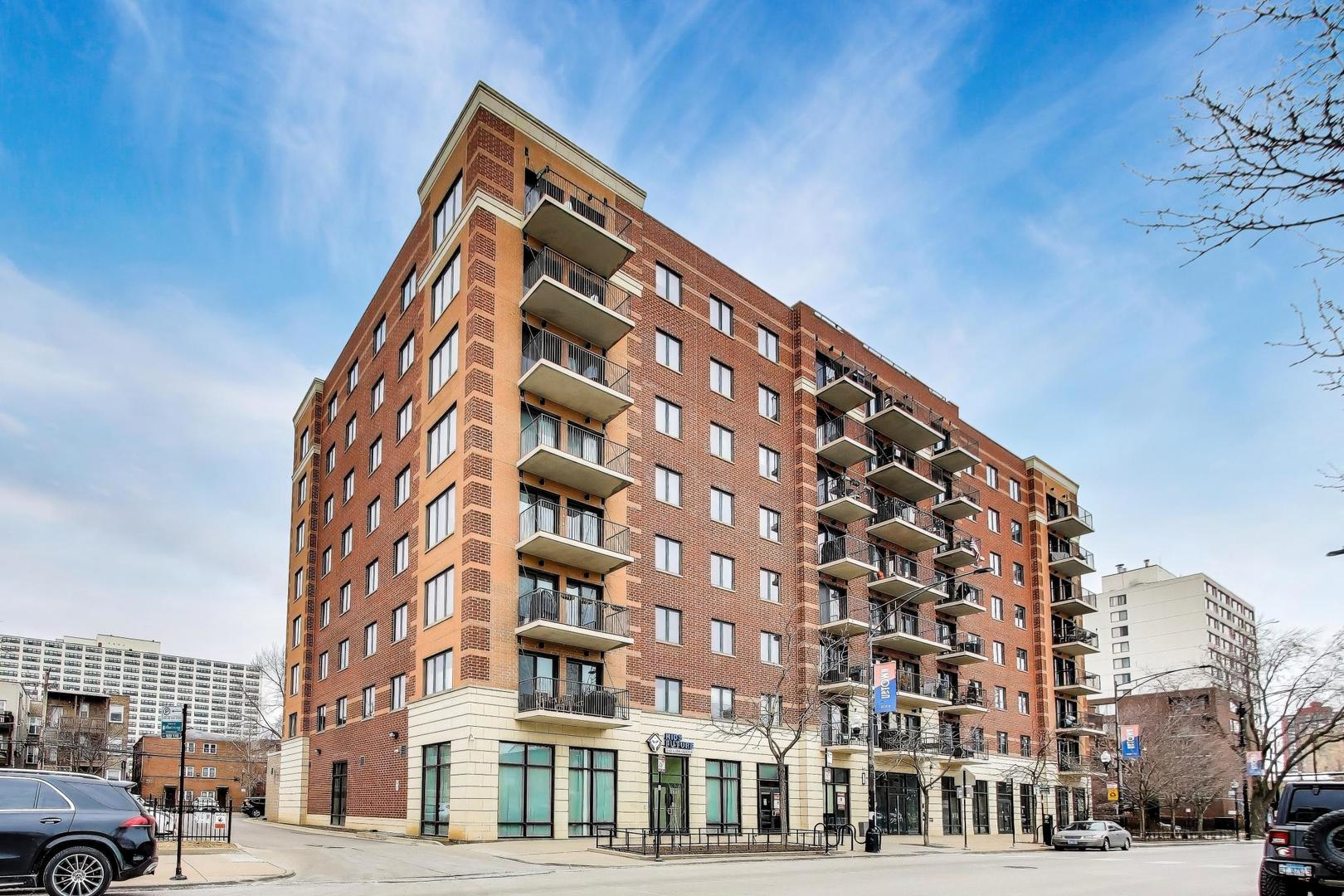 4848 North Sheridan Road, Unit 203 Chicago, IL 60640 - Photo 32 of 32 a view of a tall building