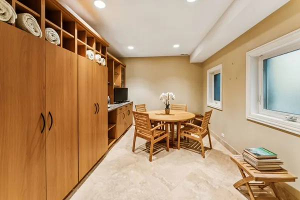 1745 Sundrop Circle, Highland Park, IL 60035
