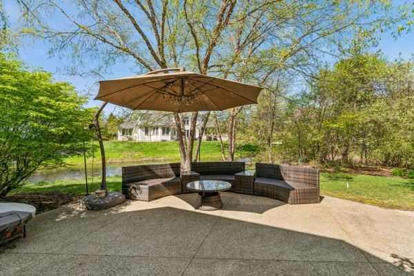 1745 Sundrop Circle, Highland Park, IL 60035