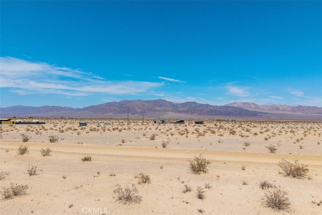 4461 Meriwether Road Twentynine Palms, CA 92277 - Photo 9 of 33