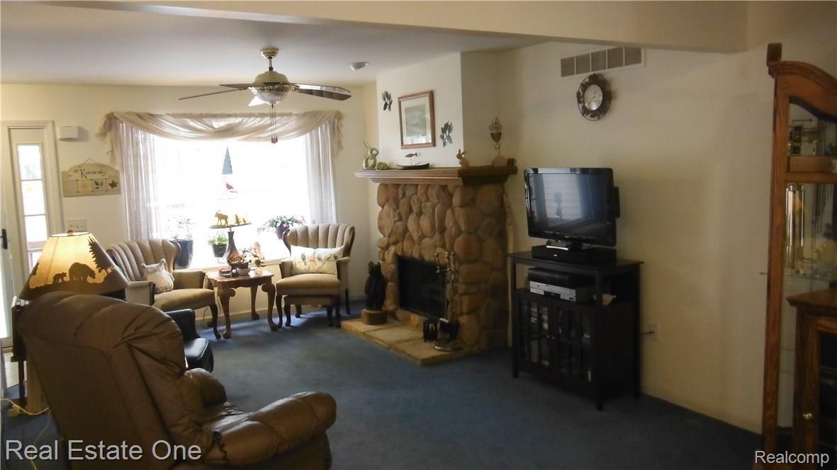 10506 Smith Road Gaines, MI 48436 - Photo 7 of 8 Living Room.jpg