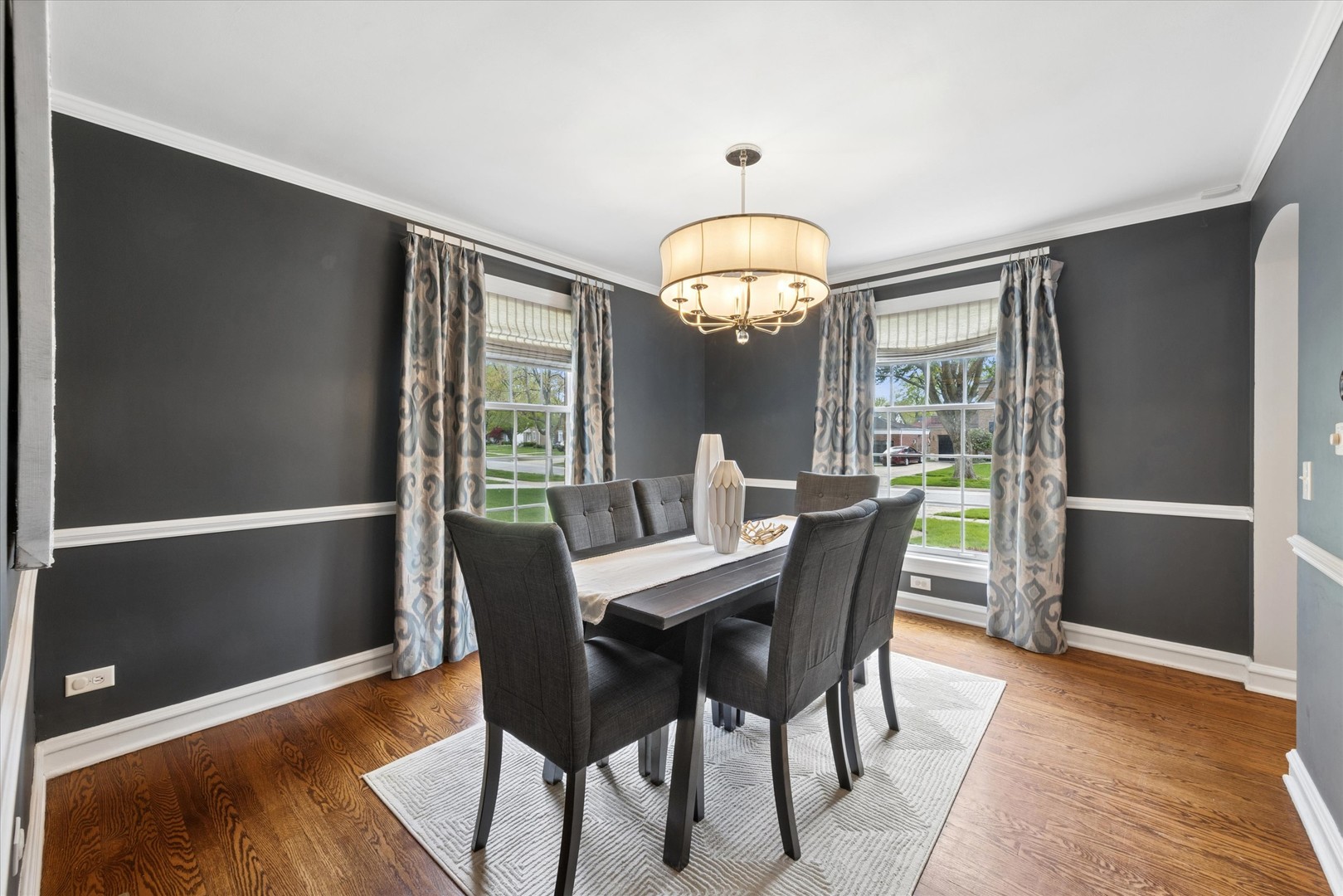349 Ridge Avenue Elmhurst, IL 60126 - Photo 4 of 27