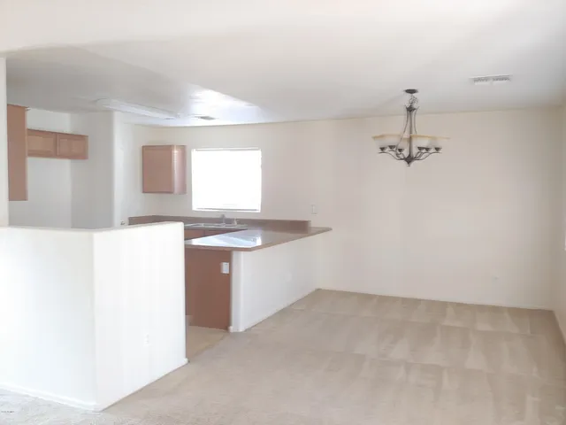 $1,950 | 4813 North 112th Glen, Phoenix, AZ 85037