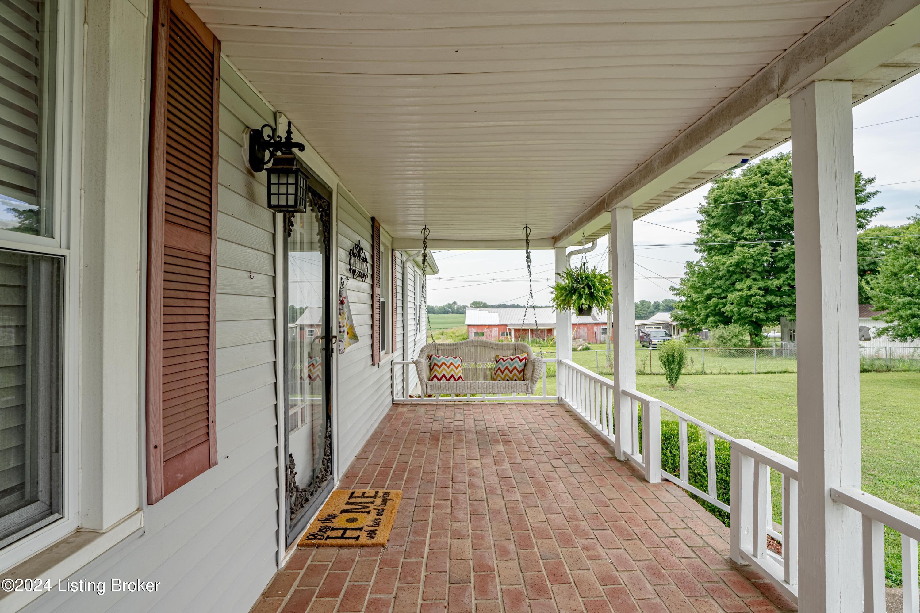 484 Strange Road Hodgenville, KY 42748 - Photo 4 of 79 DSC05205