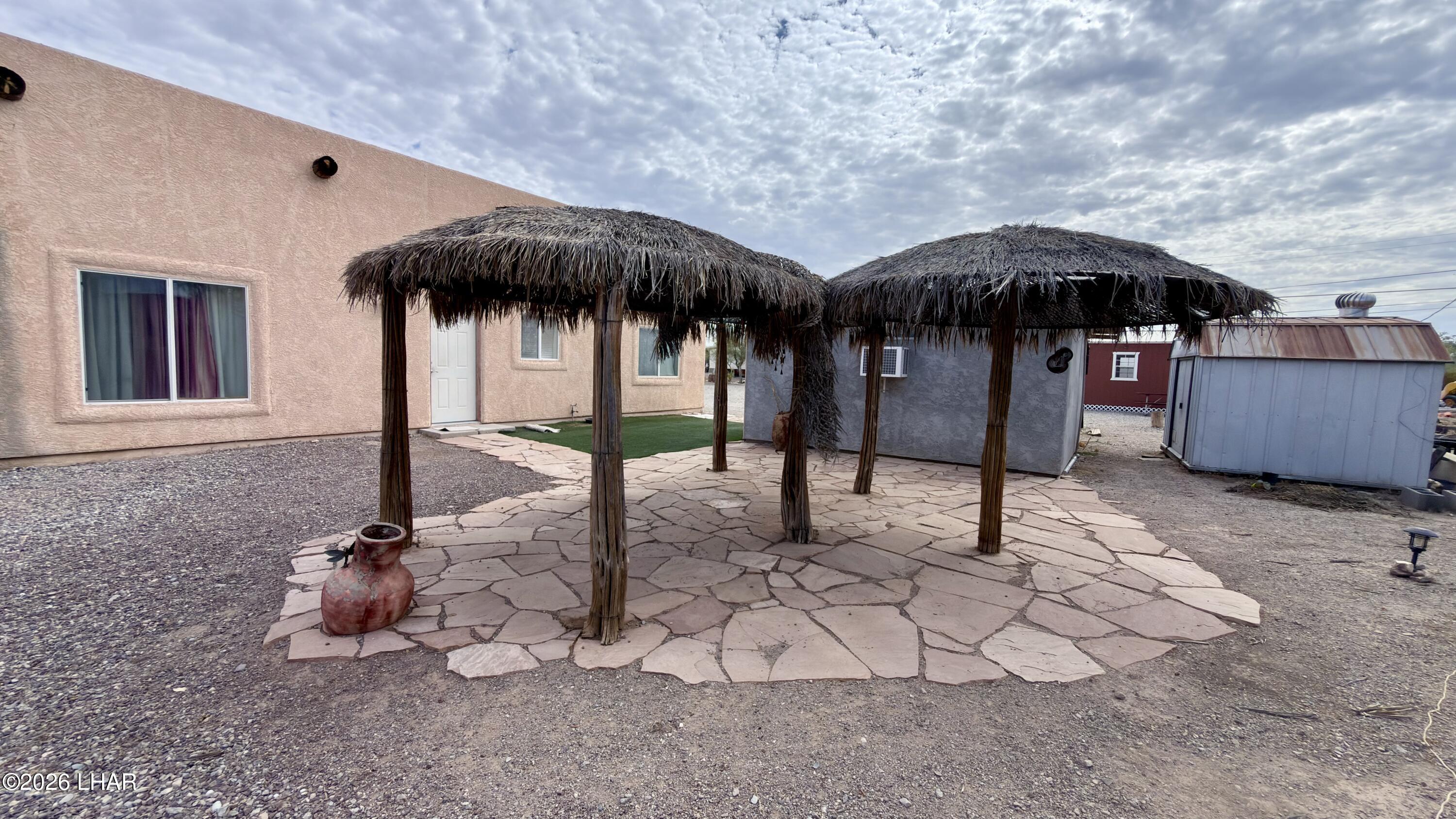 425 Rd Runner Avenue Quartzsite, AZ 85346 - Photo 9 of 53 Palapas