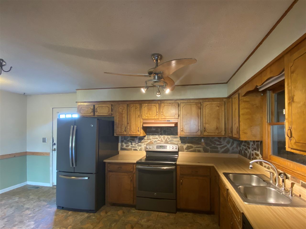 1141 Mt Lebanon Road Campobello, SC 29322 - Photo 3 of 12