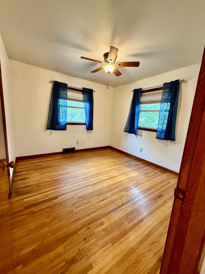 422 Ruth Place Clinton, IA 52732 - Photo 8 of 24