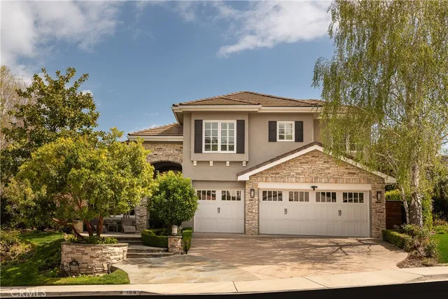$2,850,000 | 184 Halsbury Court, Lake Sherwood, CA 91361