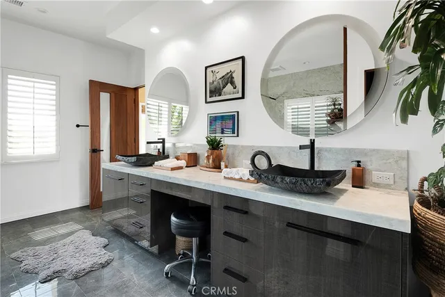 $2,850,000 | 184 Halsbury Court, Lake Sherwood, CA 91361