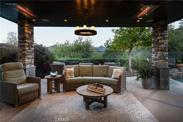 $2,850,000 | 184 Halsbury Court, Lake Sherwood, CA 91361