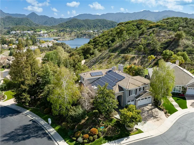 $2,850,000 | 184 Halsbury Court, Lake Sherwood, CA 91361