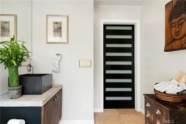 $2,850,000 | 184 Halsbury Court, Lake Sherwood, CA 91361