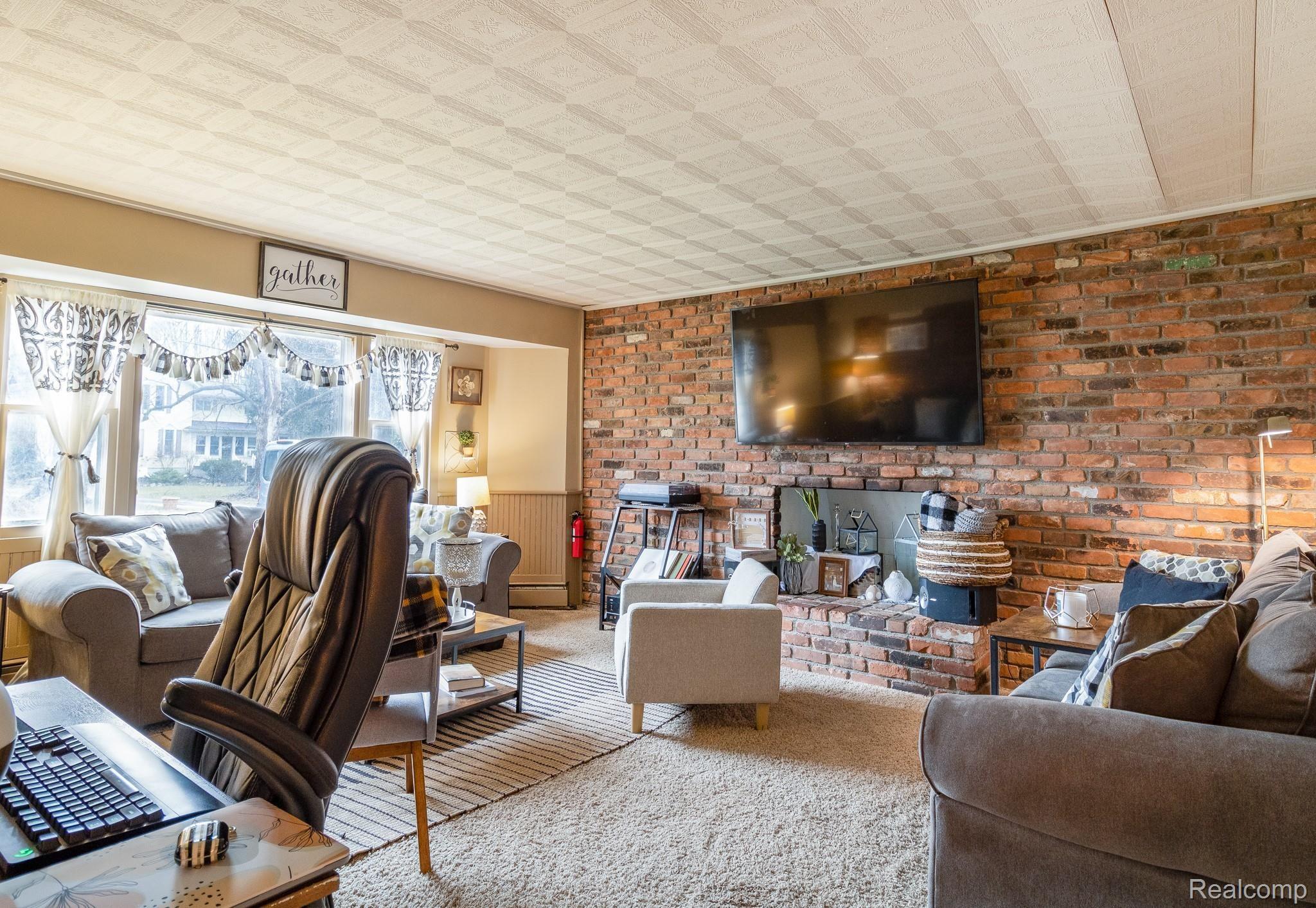 8488 Allen Road Fenton, MI 48430 - Photo 13 of 27 IMG_4484.CR2