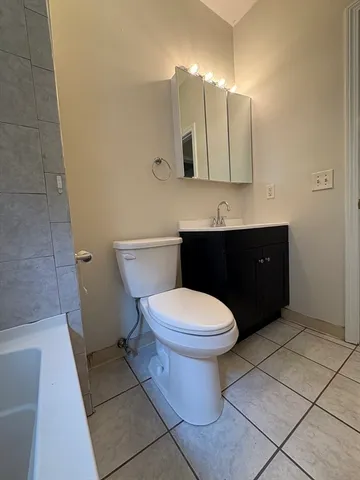 $2,200 | 15 Oakes Avenue, Unit 1, Southbridge, MA 01550