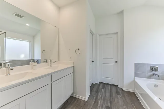 $2,350 | 712 Brazos Trail, Dayton, TX 77535