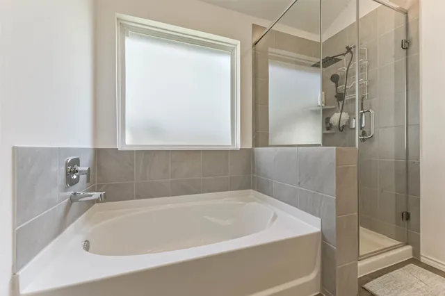 $2,350 | 712 Brazos Trail, Dayton, TX 77535