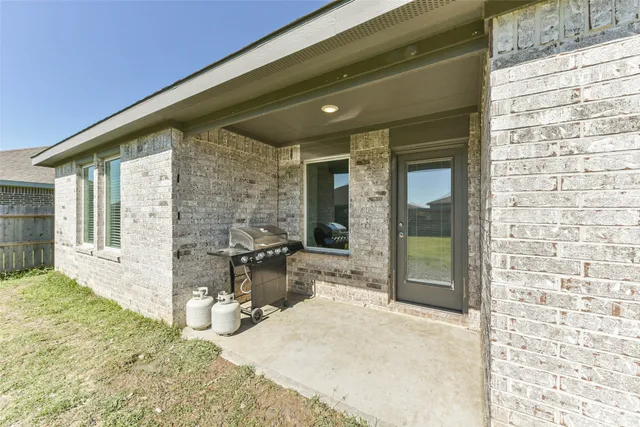 $2,350 | 712 Brazos Trail, Dayton, TX 77535