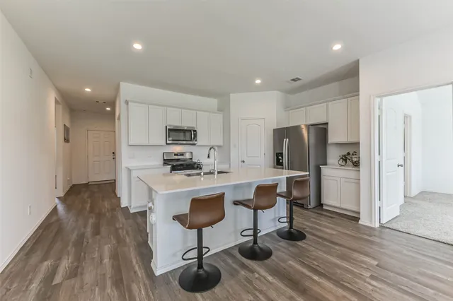 $2,350 | 712 Brazos Trail, Dayton, TX 77535