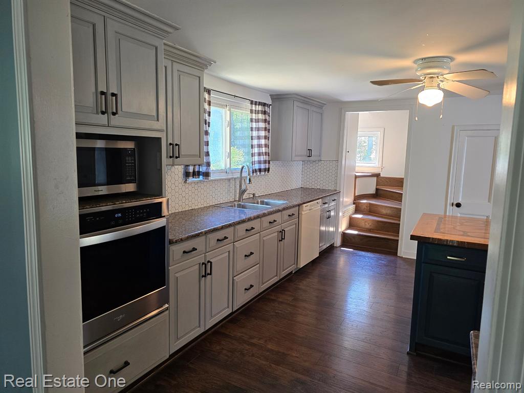 249 West Buell Road Oakland, MI 48363 - Photo 8 of 72