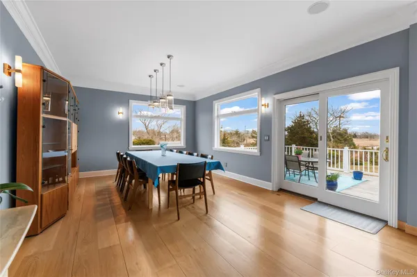 $2,395,000 | 14 South Country Road, Westhampton, NY 11977