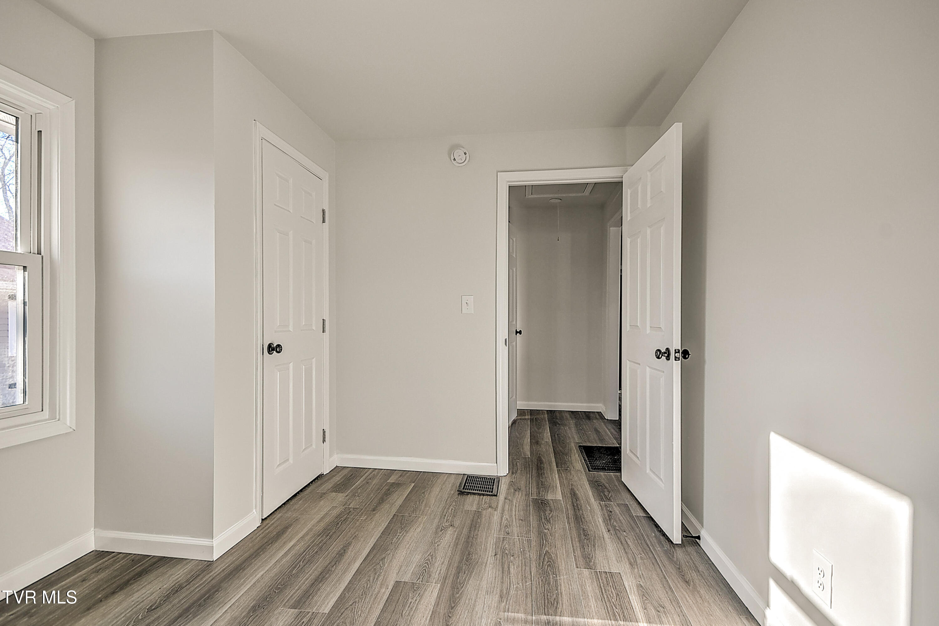 410 West Highland Road Johnson City, TN 37604 - Photo 22 of 30 410 W Highland MA-23