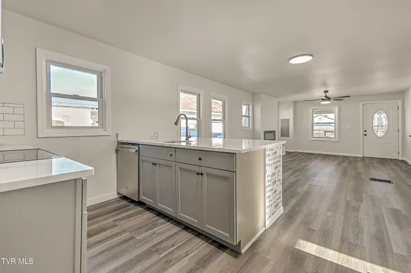 $274,550 | 410 West Highland Road, Johnson City, TN 37604