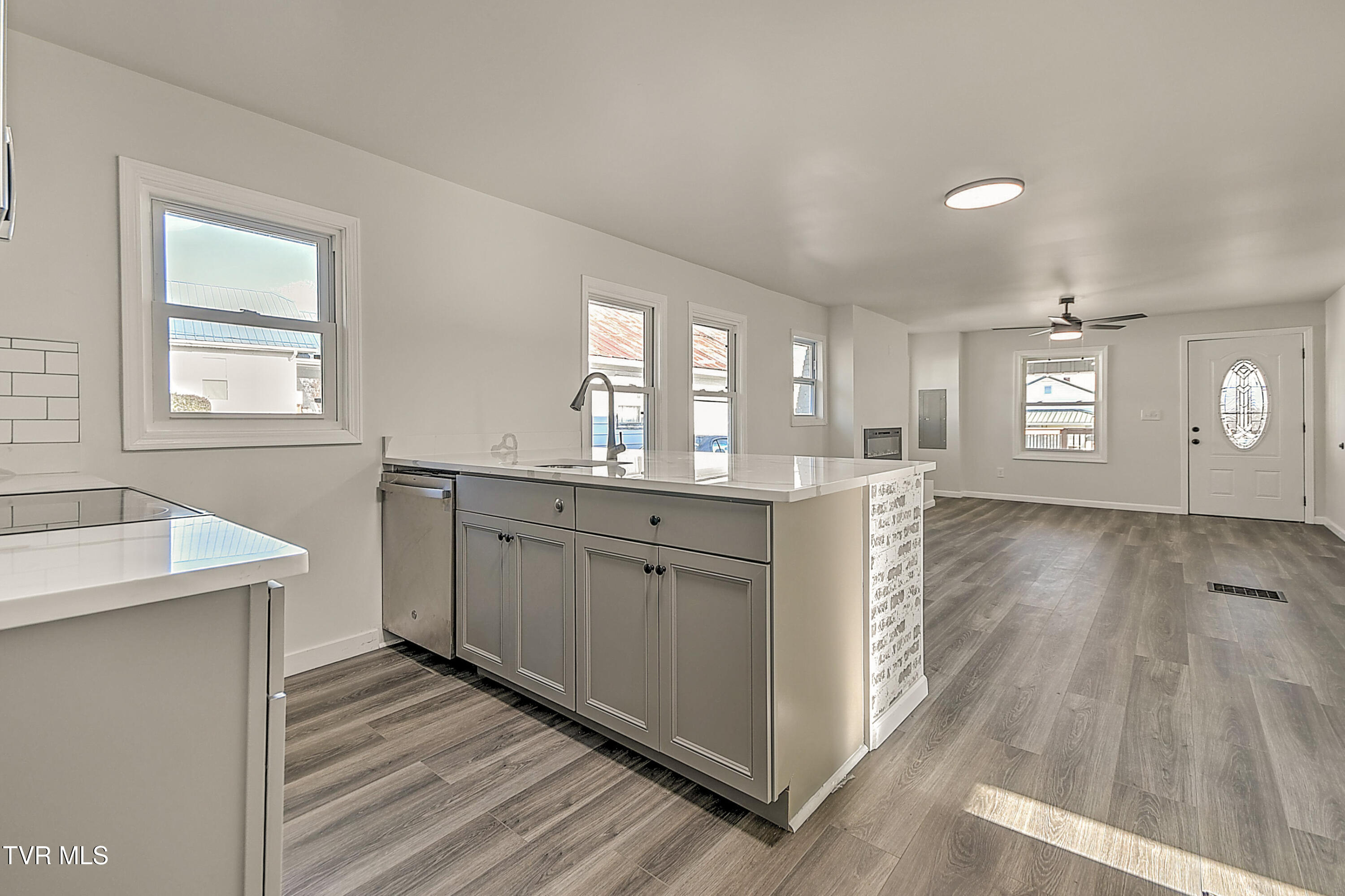 410 West Highland Road Johnson City, TN 37604 - Photo 8 of 30 410 W Highland MA-15