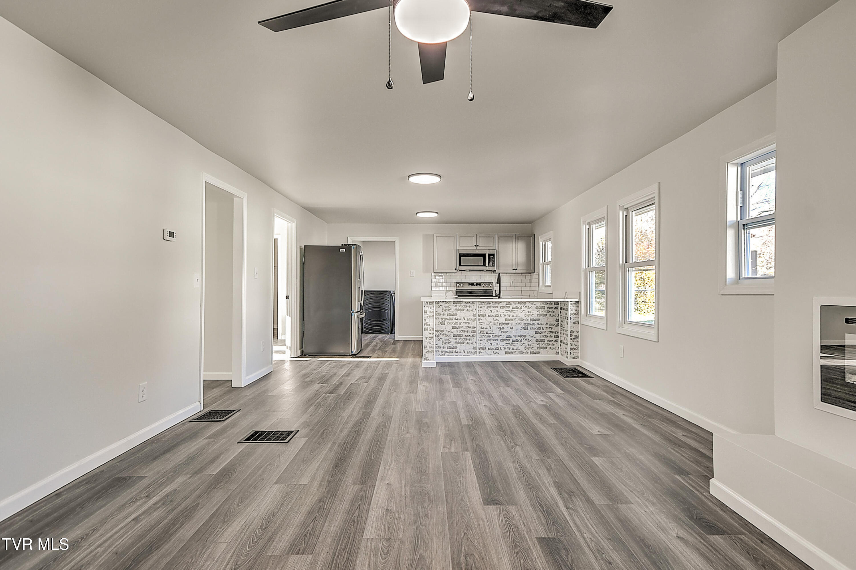 410 West Highland Road Johnson City, TN 37604 - Photo 10 of 30 410 W Highland MA-9