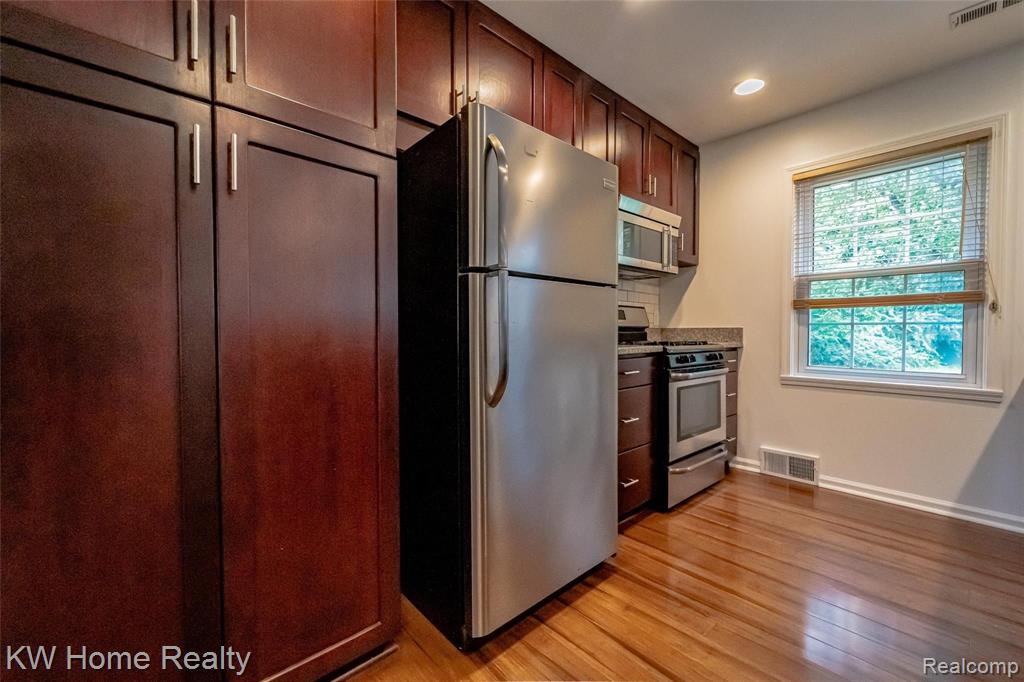 6914 Halyard Road Bloomfield Hills, MI 48301 - Photo 7 of 44