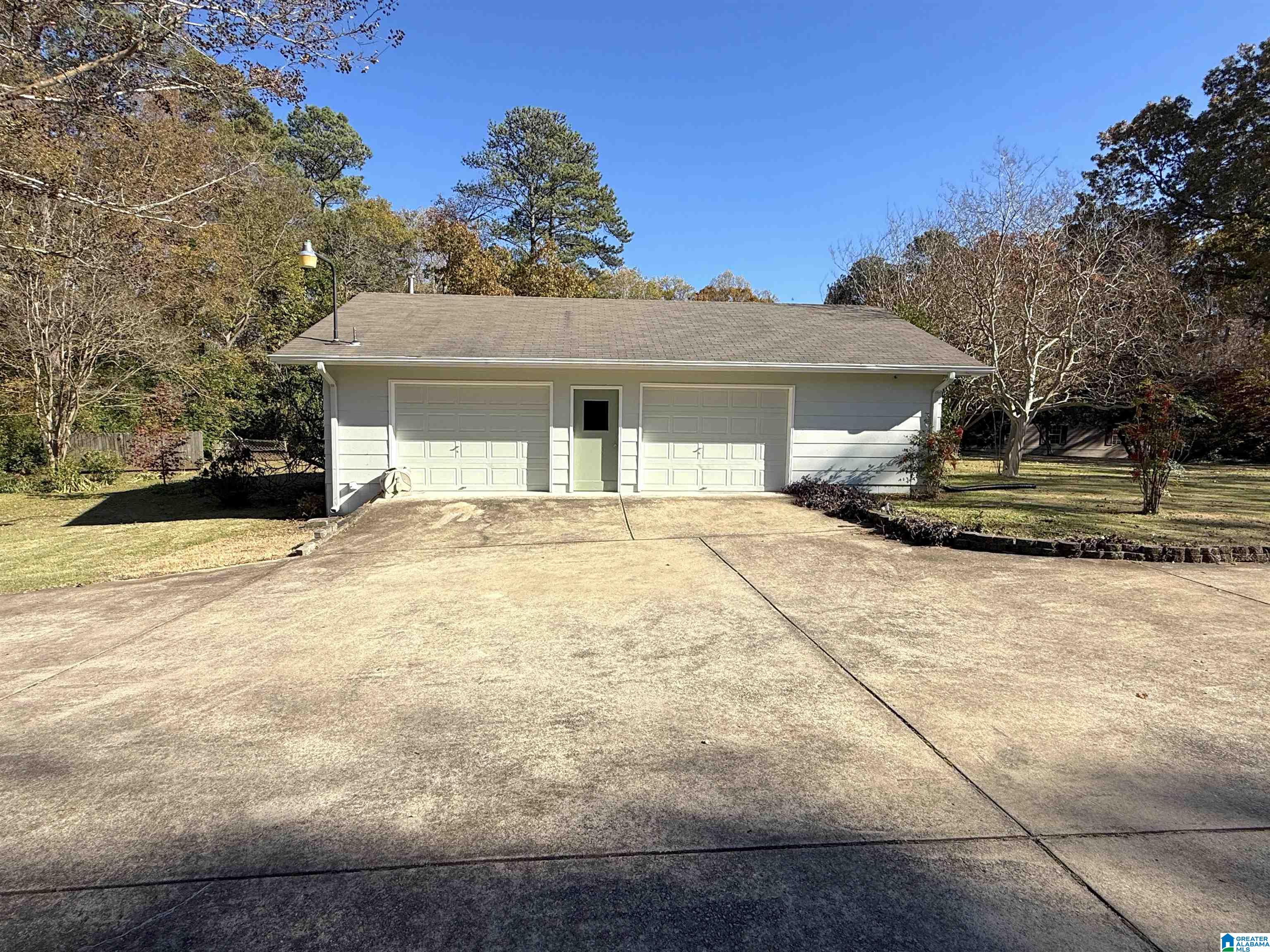 1807 Moncrief Road Gardendale, AL 35071 - Photo 13 of 37