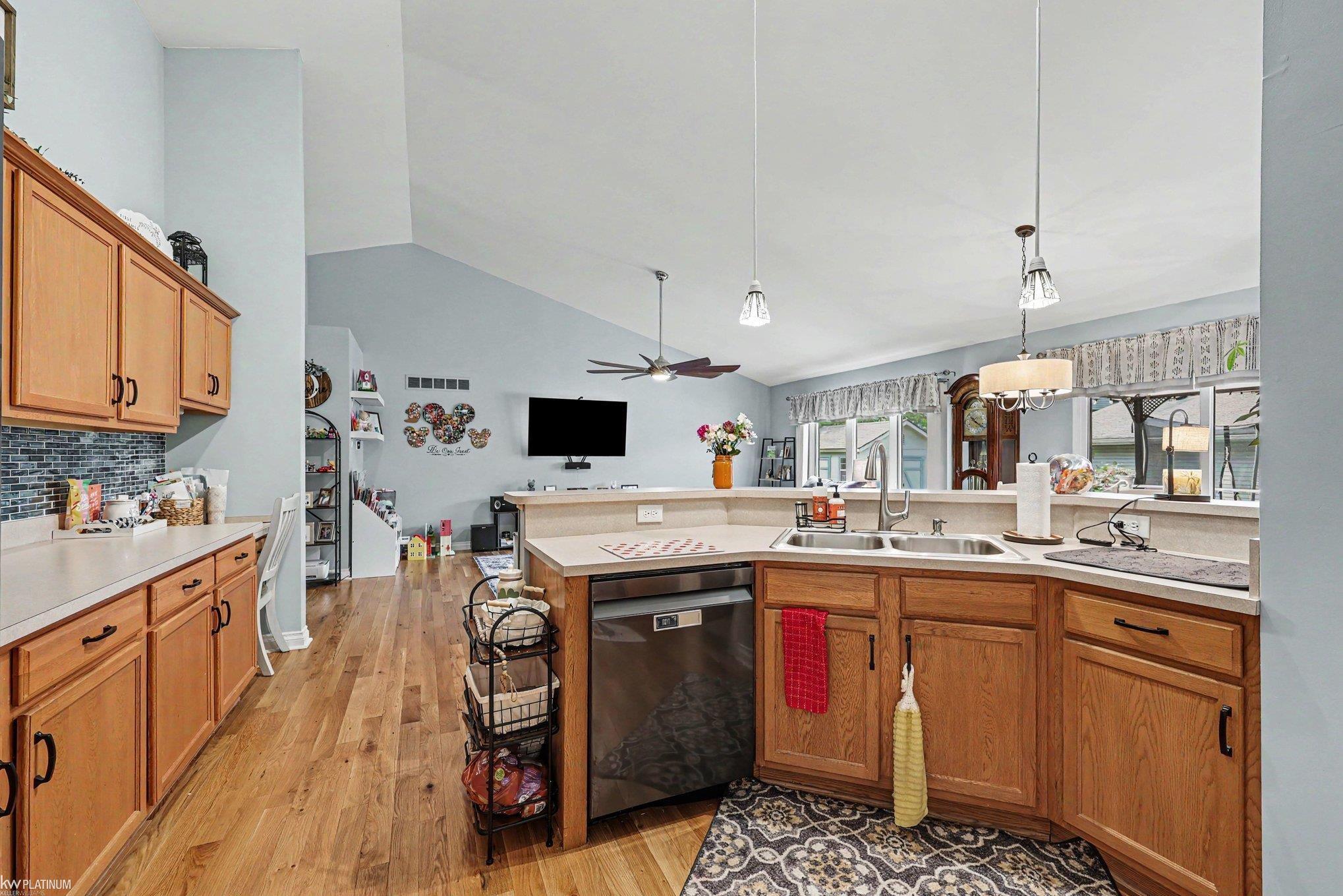 393 Pointe Tremble Road Algonac, MI 48001 - Photo 9 of 37