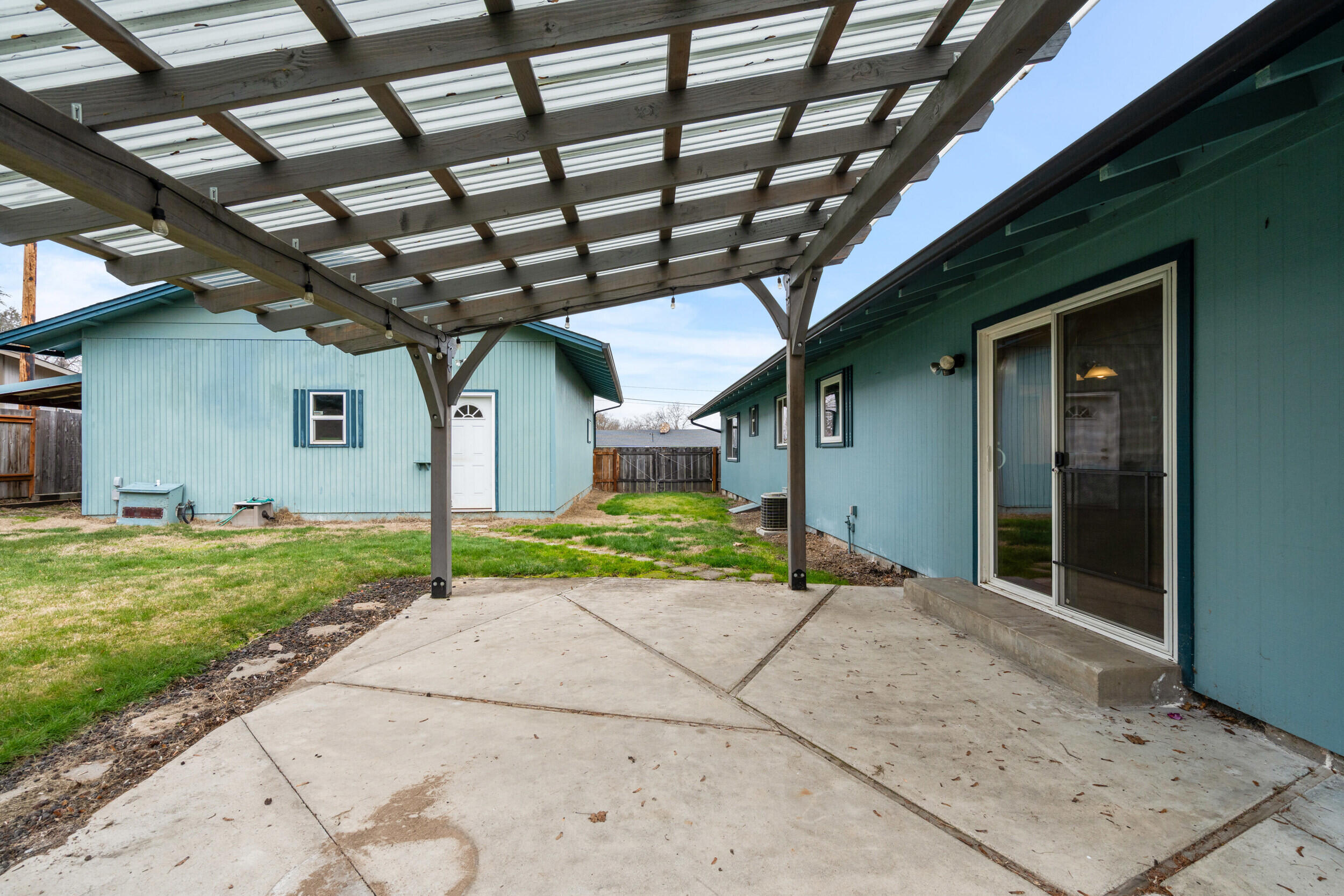 3371 Freeland Road Central Point, OR 97502 - Photo 28 of 38 3371-freeland-rd-25