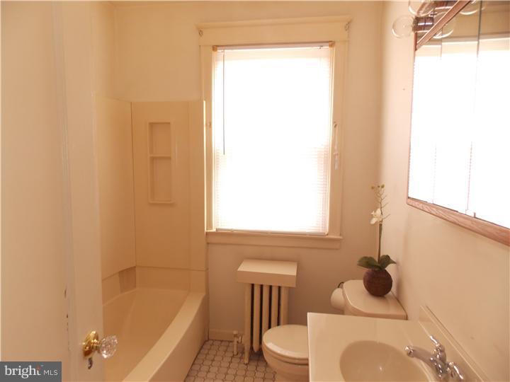 2218 Manor Road Upper Darby, PA 19082 - Photo 16 of 25