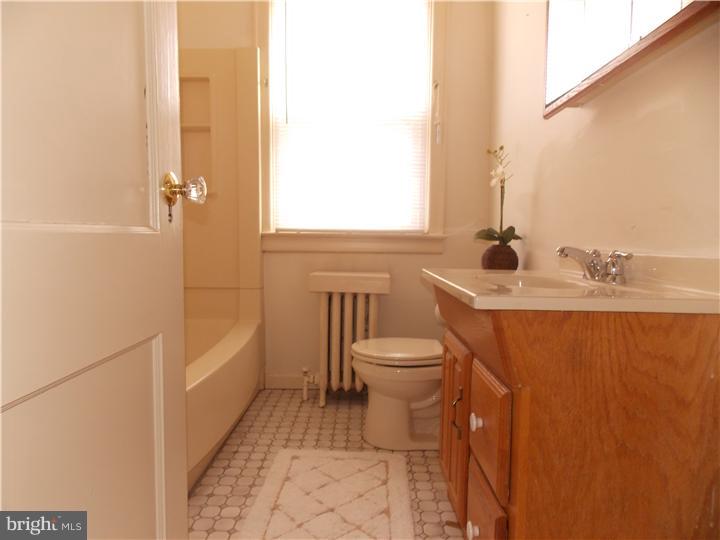 2218 Manor Road Upper Darby, PA 19082 - Photo 17 of 25