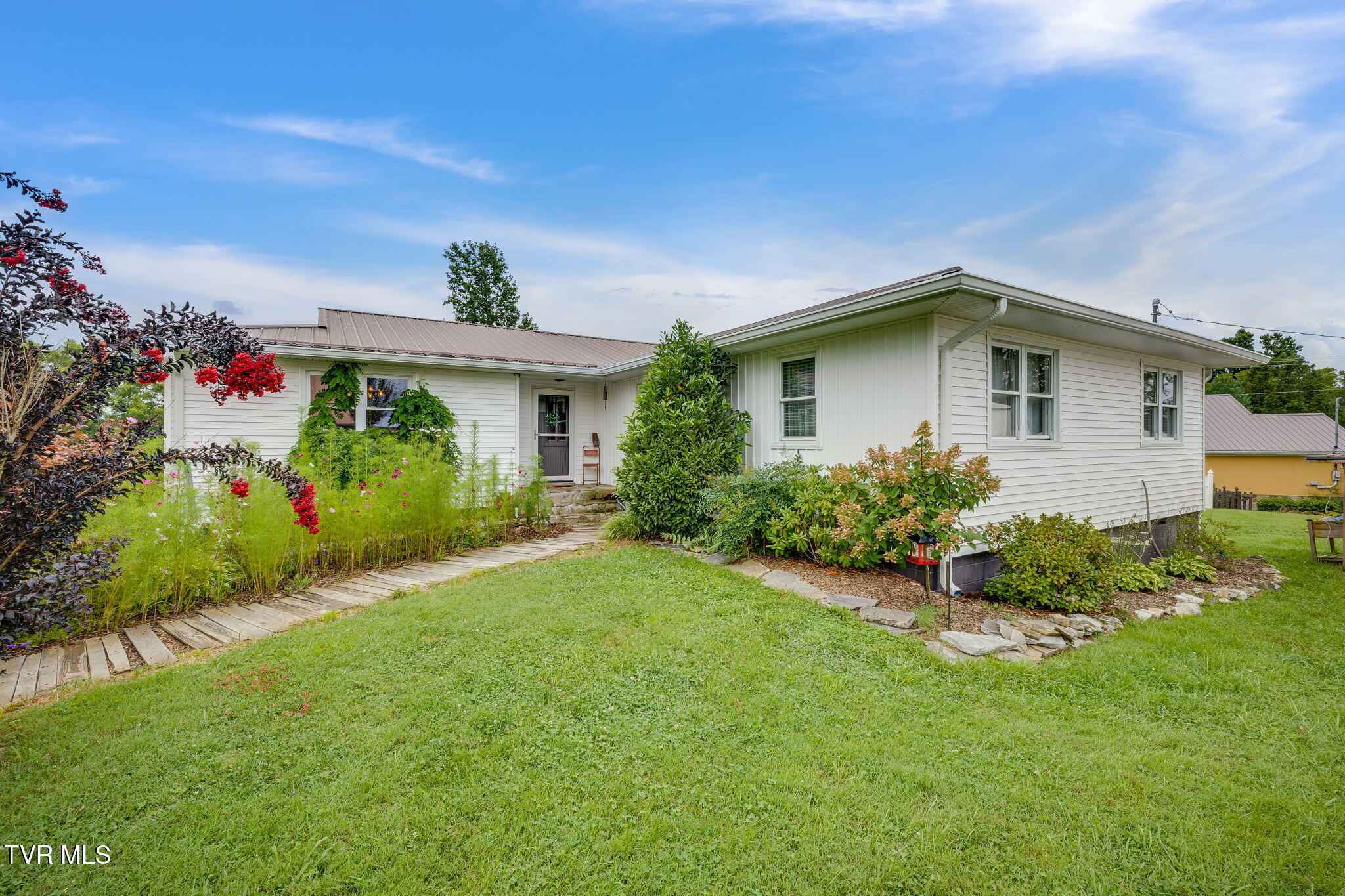 1010 Mill Springs Road Jonesborough, TN 37659 - Photo 1 of 37 001