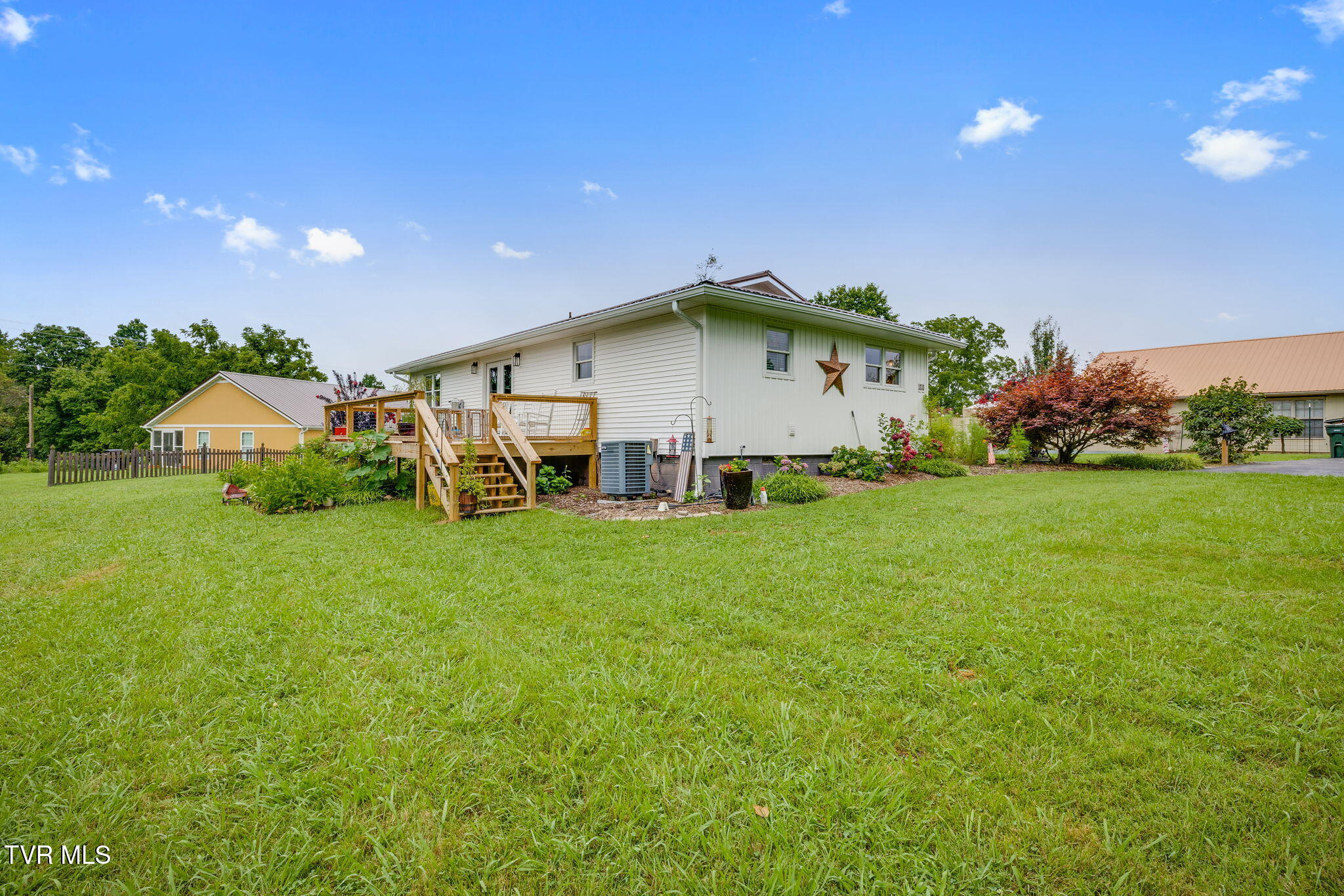 1010 Mill Springs Road Jonesborough, TN 37659 - Photo 4 of 37 003