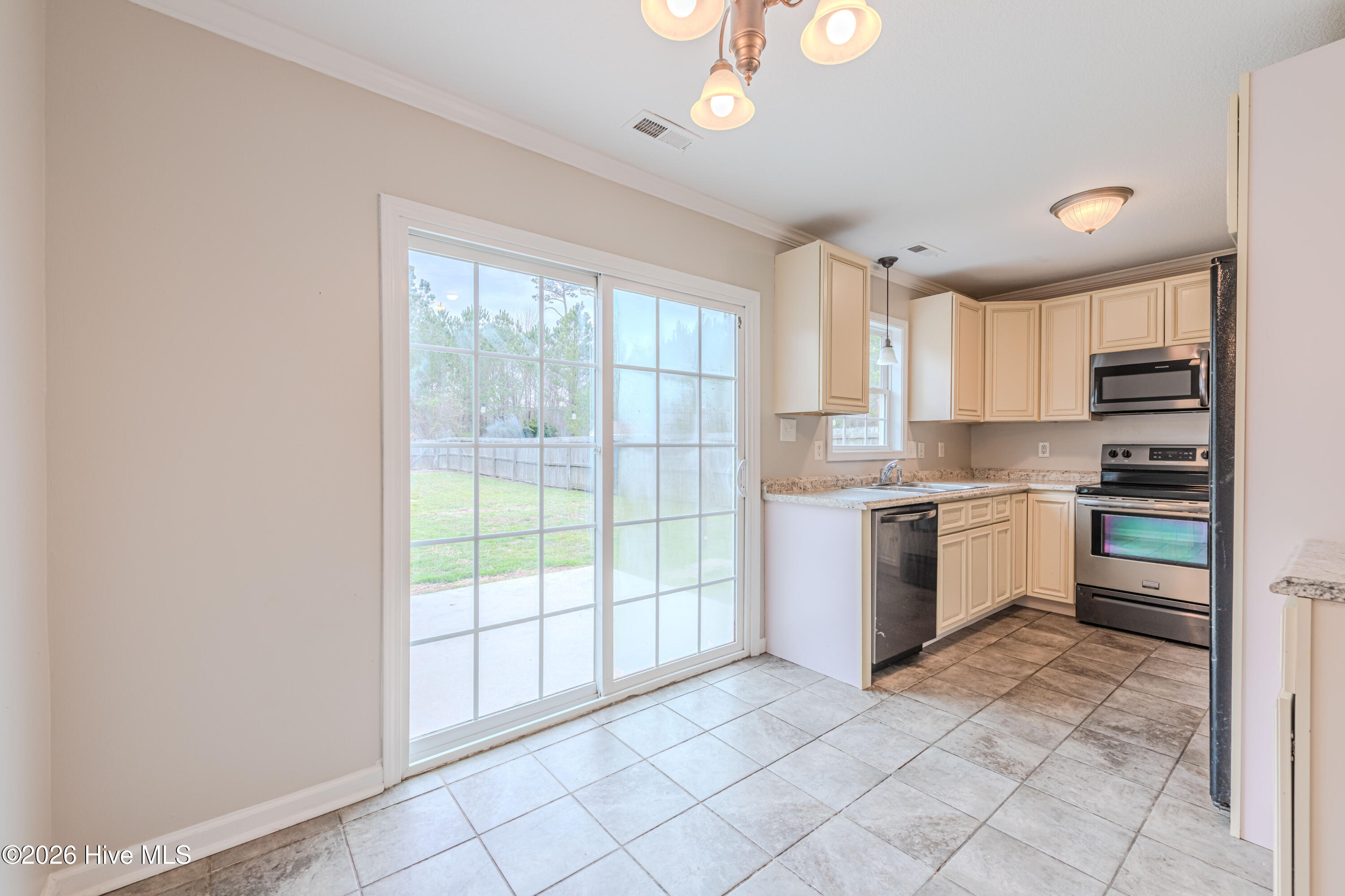 213 Loren Road Hubert, NC 28539 - Photo 19 of 78 Breakfast nook