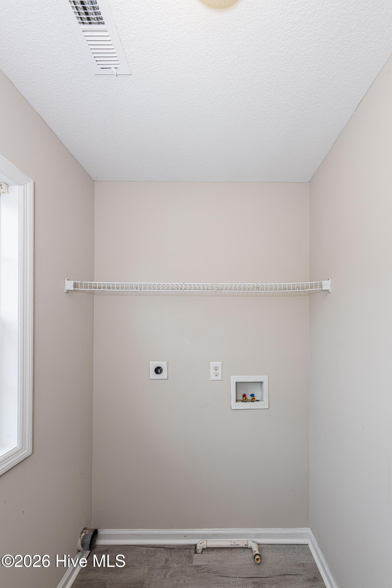 213 Loren Road Hubert, NC 28539 - Photo 43 of 78 Laundry room