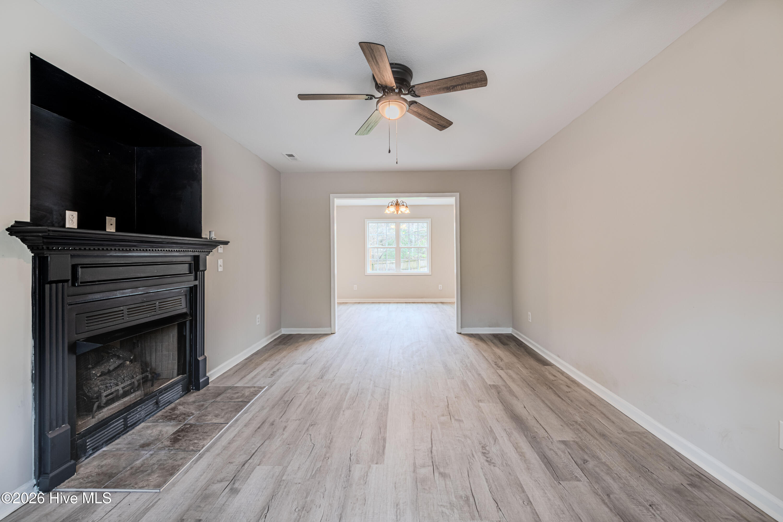 213 Loren Road Hubert, NC 28539 - Photo 5 of 78 Living room