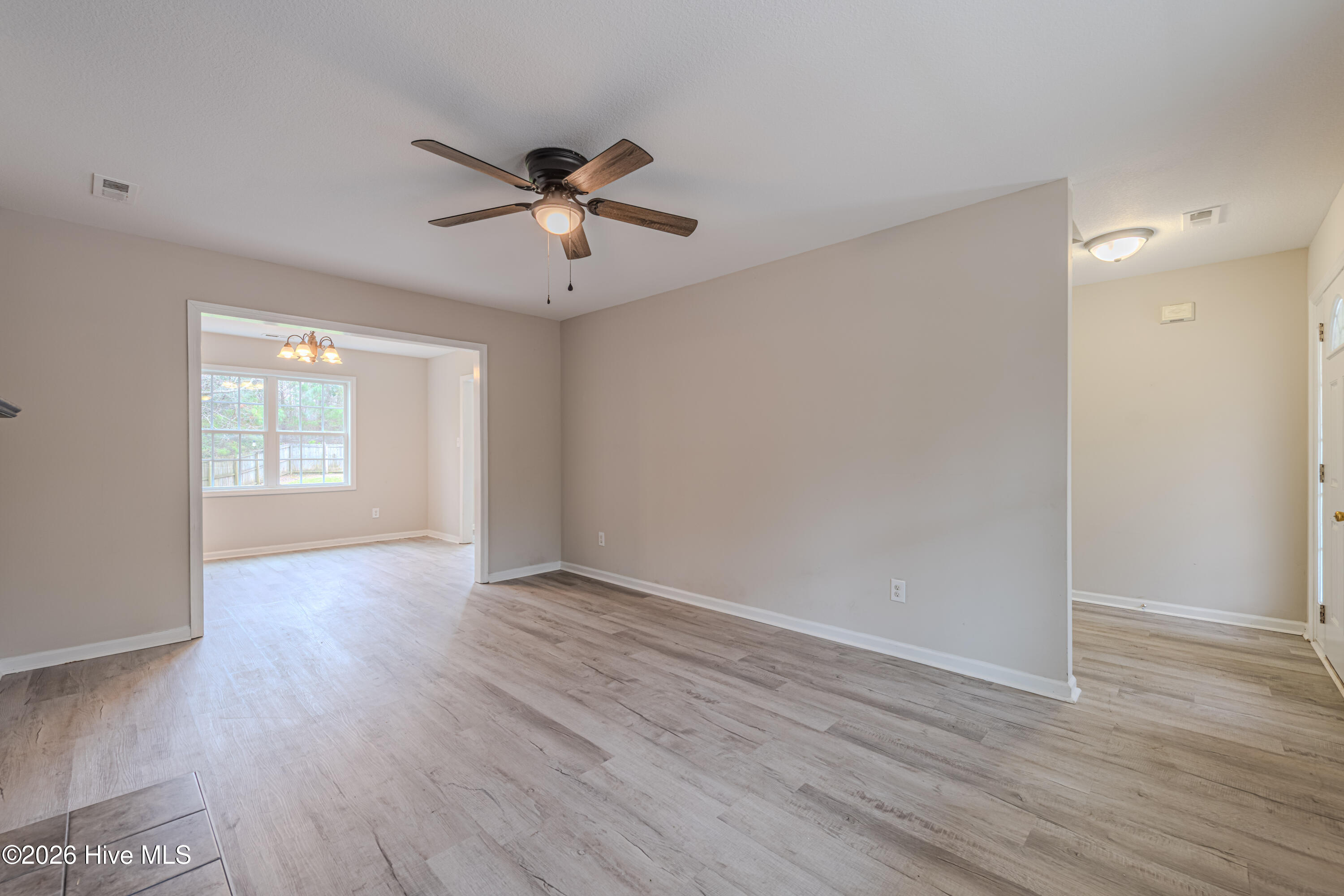 213 Loren Road Hubert, NC 28539 - Photo 10 of 78 Living room