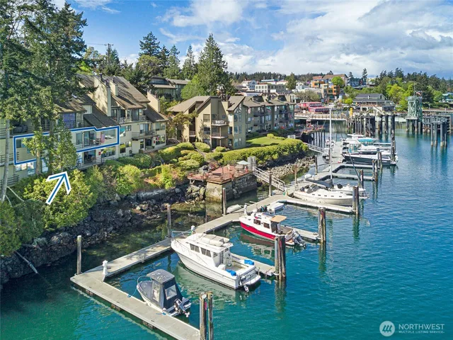 a view of yard from terrace with seating space