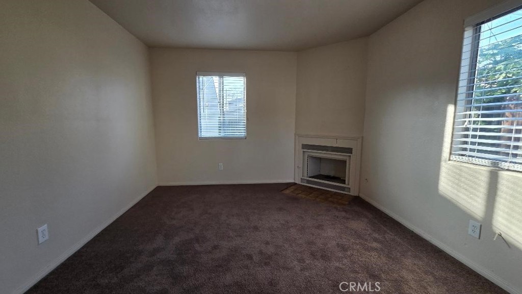 5833 Bonfair Avenue Lakewood, CA 90712 - Photo 11 of 18 Unit #2 Den