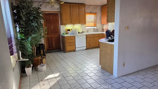 $999,900 | 5833 Bonfair Avenue, Lakewood, CA 90712