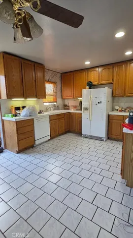 $999,900 | 5833 Bonfair Avenue, Lakewood, CA 90712