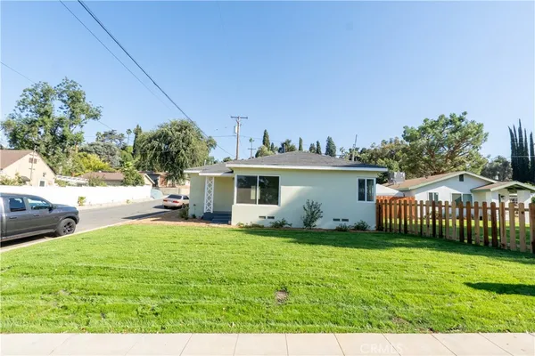 $2,795 | 168 East Highland Avenue, Redlands, CA 92373