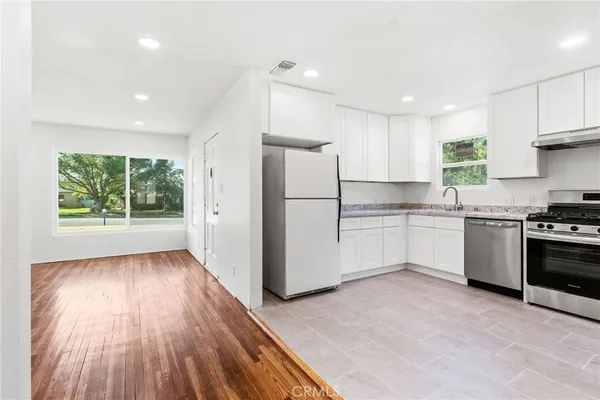 $2,795 | 168 East Highland Avenue, Redlands, CA 92373