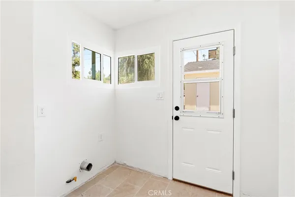 $2,795 | 168 East Highland Avenue, Redlands, CA 92373