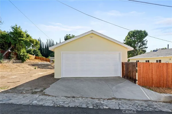 $2,795 | 168 East Highland Avenue, Redlands, CA 92373