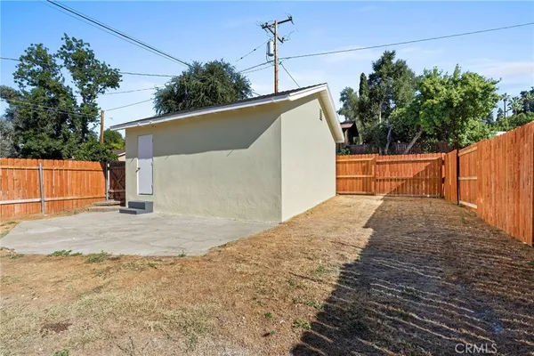 $2,795 | 168 East Highland Avenue, Redlands, CA 92373
