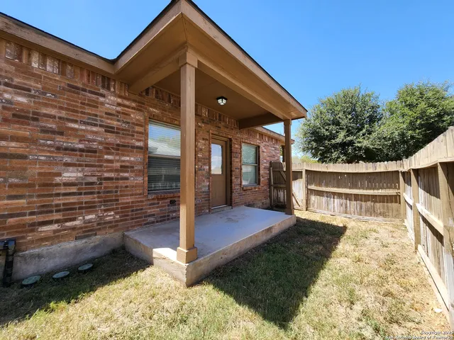 $1,395 | 210 Anne Louise Drive, New Braunfels, TX 78130